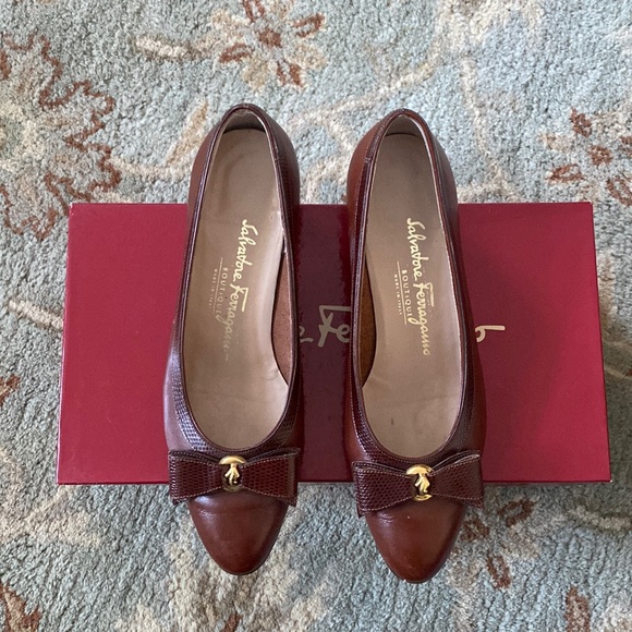 Vintage Salvatore Ferragamo Leather Heels - 6.5 - Picture 2 of 12